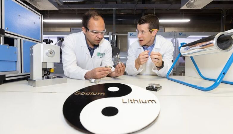 Big step towards sustainability: world's first battery with 2 cations supports 1000 cycles