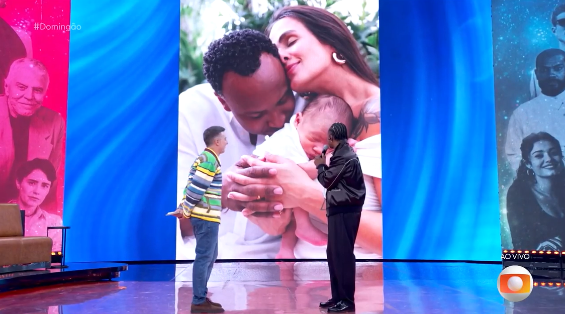 In the first month of Bento, Thiaguinho receives a statement from Carol Peixinho on “Domingão”