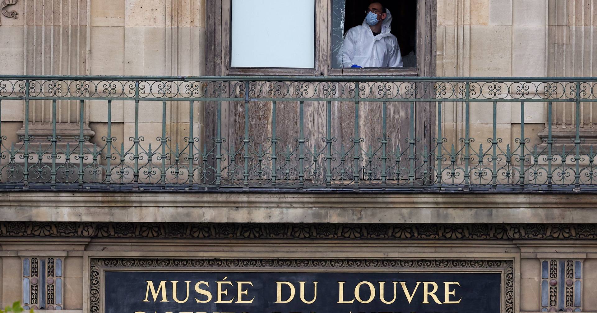 Louvre Museum will remain closed