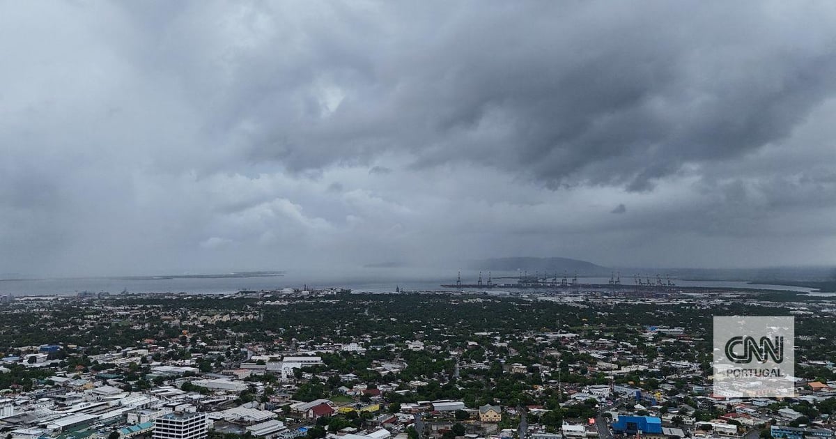 "There is no place that can escape the fury of this hurricane": one of the biggest storms in history is underway