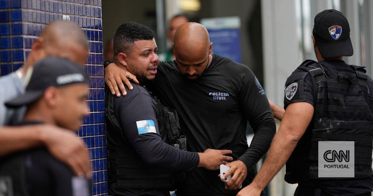 Megaoperation in Rio de Janeiro favela leaves at least 60 dead. Police and military on site