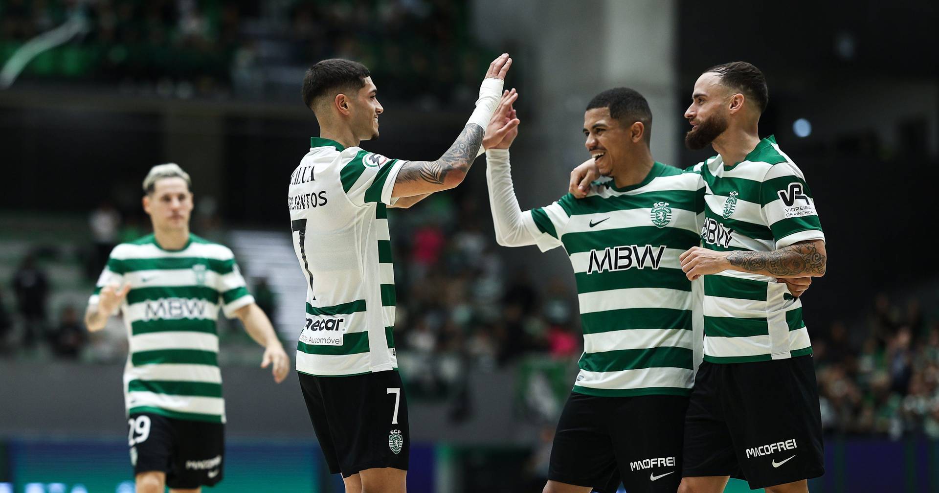 Sporting 'masses' Pristina and achieves biggest victory ever in the futsal Champions League