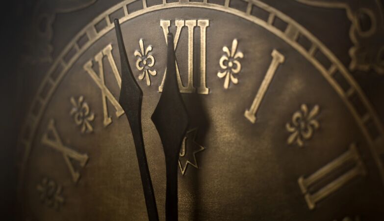 36 minutes late or the same time as Spain: Portugal has already had different times