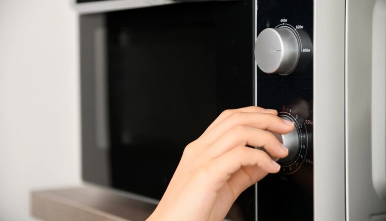 How to clean the microwave (believe me, it's really necessary)