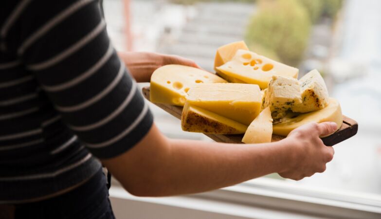 Bird flu virus survives for months in cheese made with unpasteurized milk
