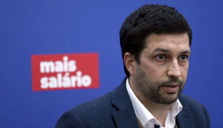 The Portuguese Communist Party (PCP) candidate for the Assembly of the Republic, João Ferreira, speaks during a meeting with shift workers at the Vitória Work Center, in Lisbon