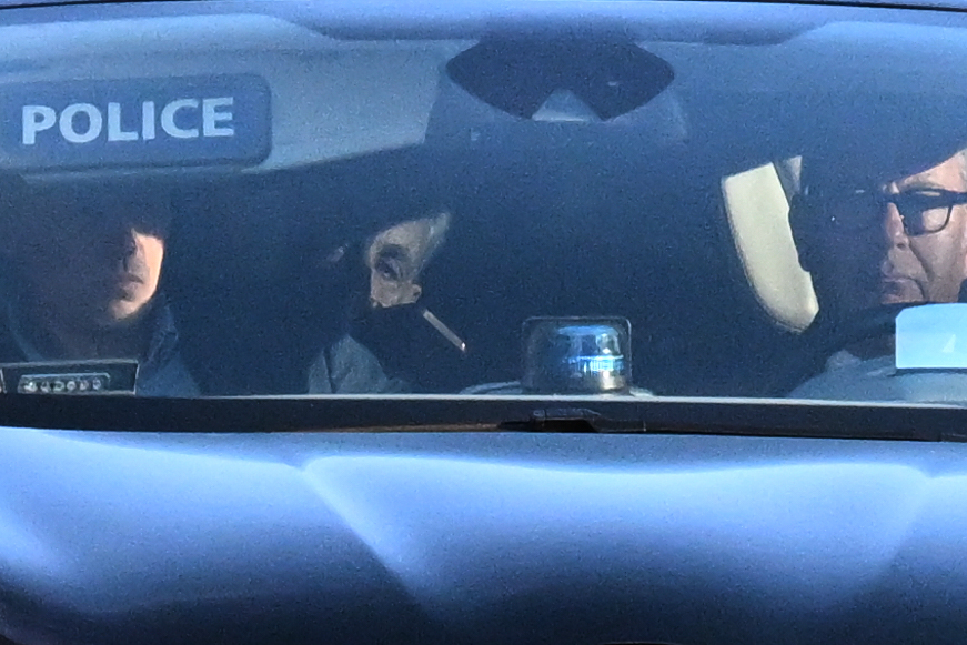 Nicolas Sarkozy: The last frames on the way to prison