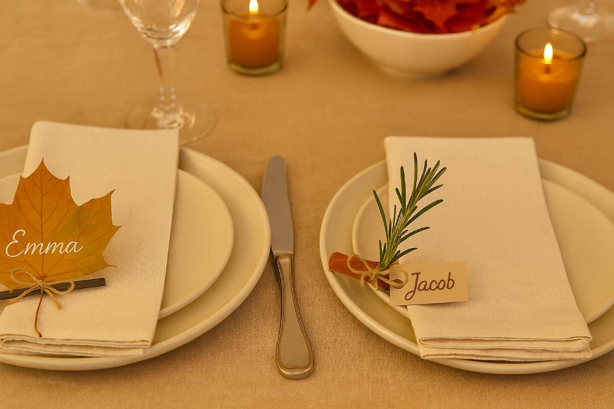 Place card with leaves and names
