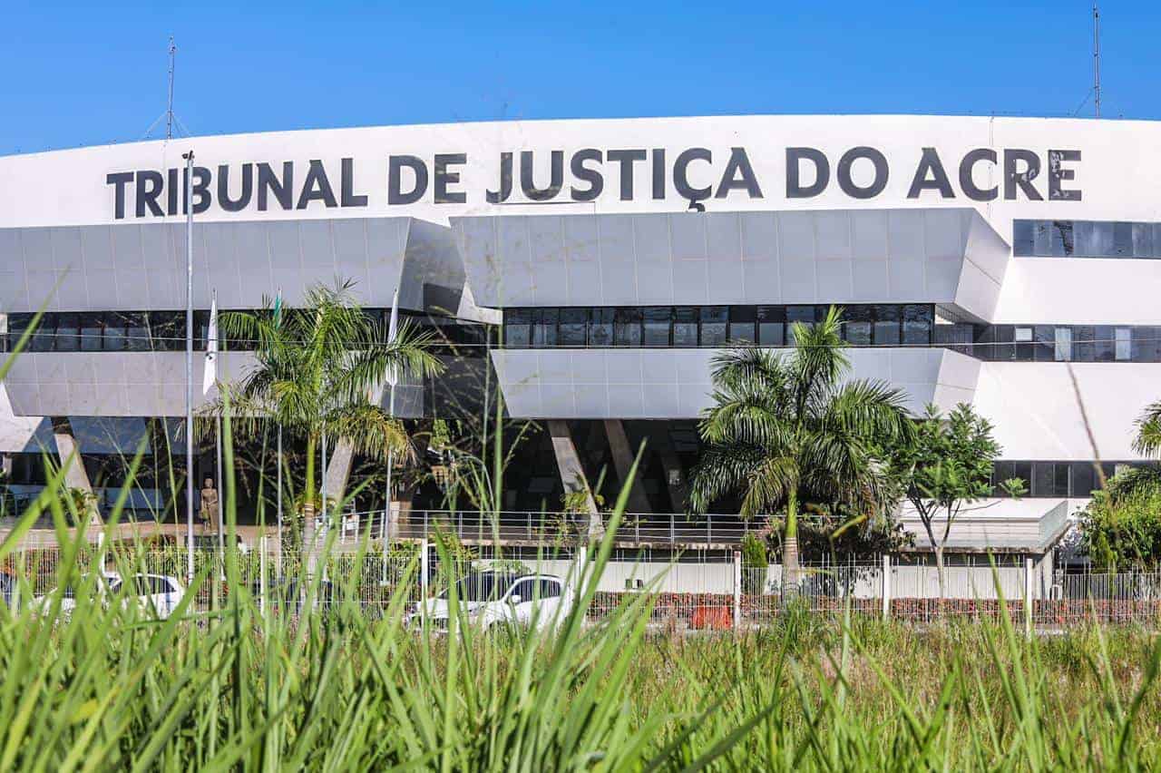 Judiciary changes working hours and brings forward optional point on Public Servants Day