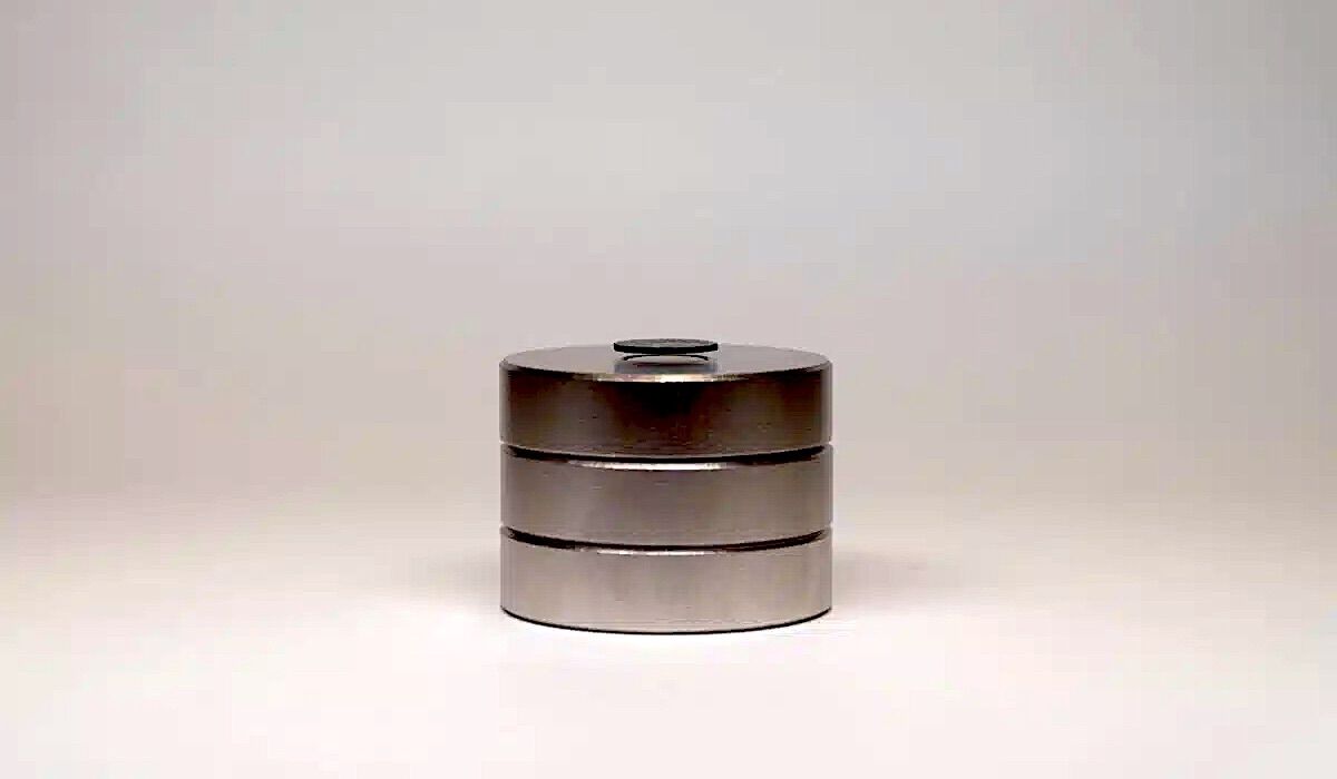 Scientists create “magic” disc that levitates and rotates for hours without touching anything