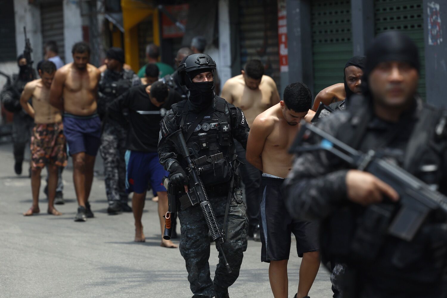 20 dead in mega operation in Rio de Janeiro. Red Command retaliates with drones