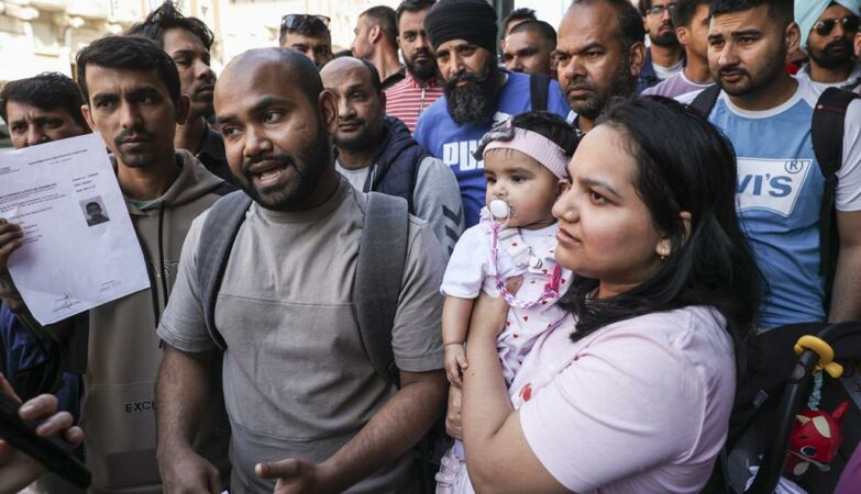 If immigration ended, each taxpayer would have to pay another 1,700 euros per year