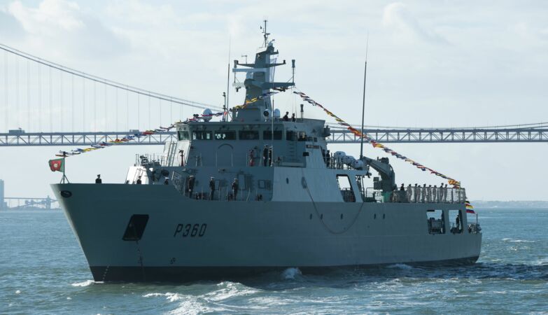 Navy accidentally fired a cannon shot and hit a ship docked in Ponta Delgada