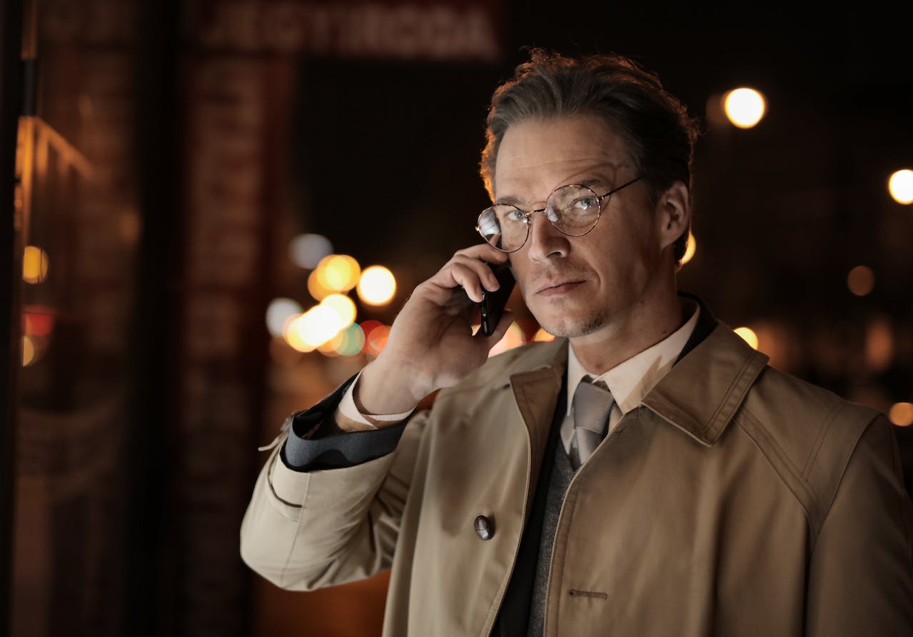 When the phone rings there are 5 reasons not to answer