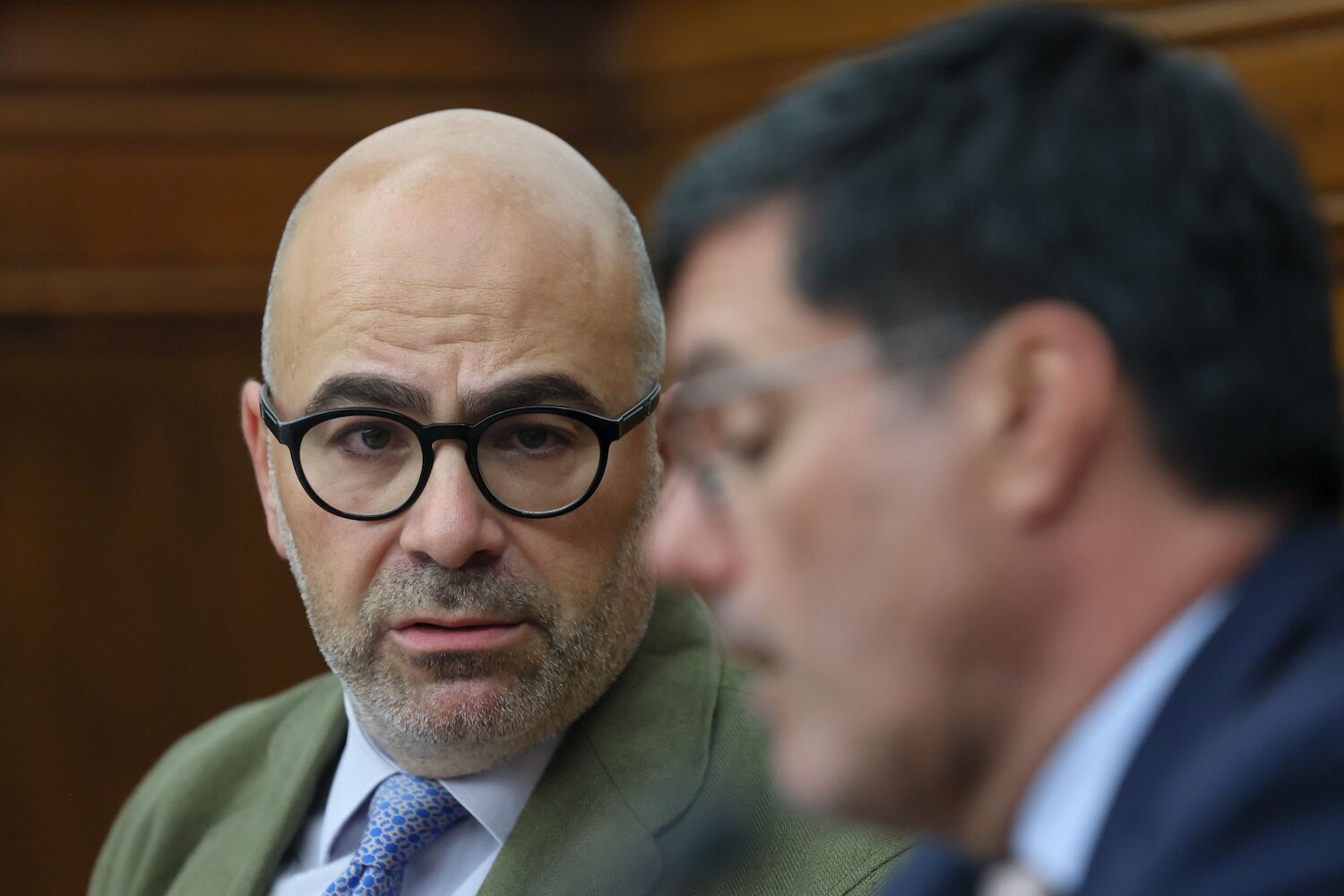 2300 euros income is really “for rich”