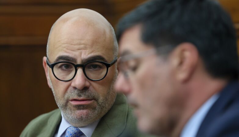 2300 euros income is really “for rich”