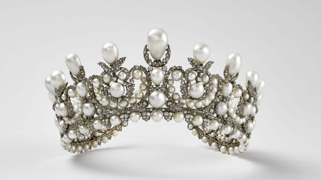 Louvre: These are the eight precious objects stolen from the museum