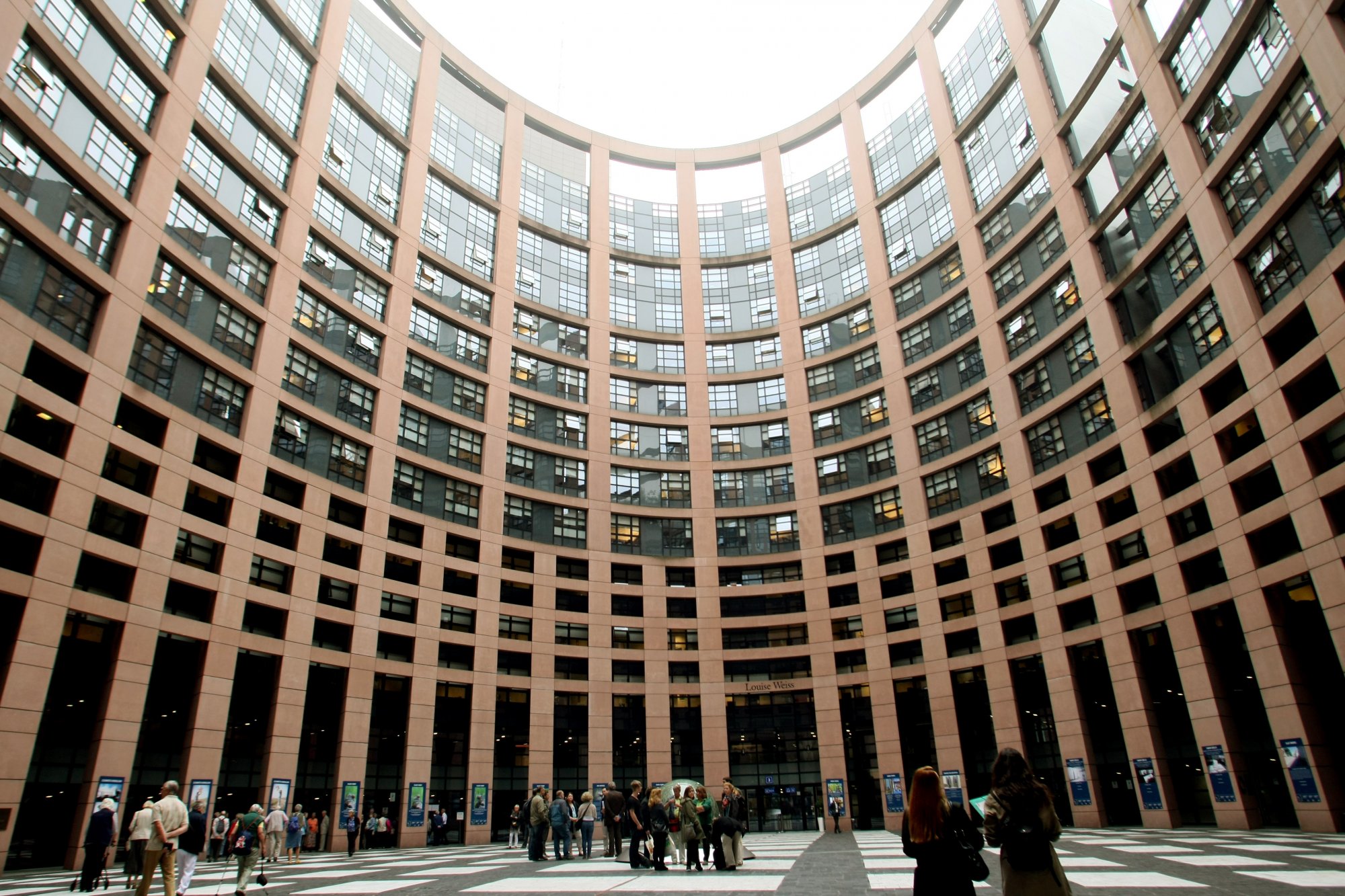 Ευρωδικαστήριο: Το Στρασβούργο δικαιώνει πολίτη που αποκάλεσε «Ναζί» ακροδεξιό πολιτικό