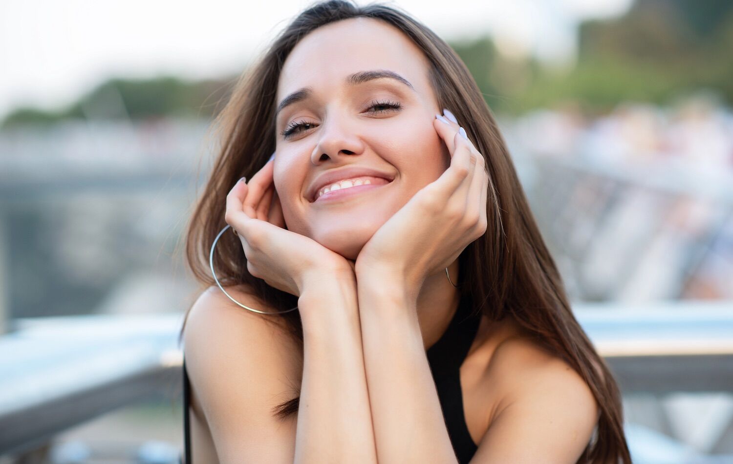 Here's how to spot a fake smile