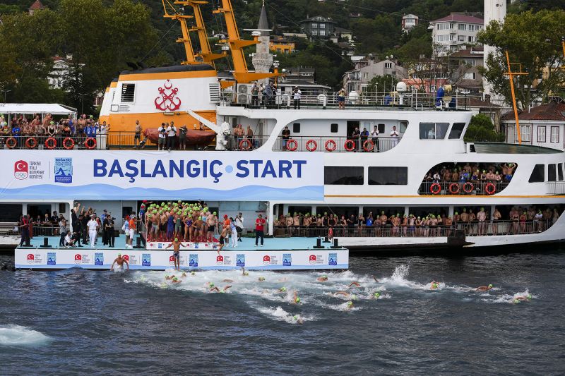 I swam from Asia to Europe. A wave of hope kept me going