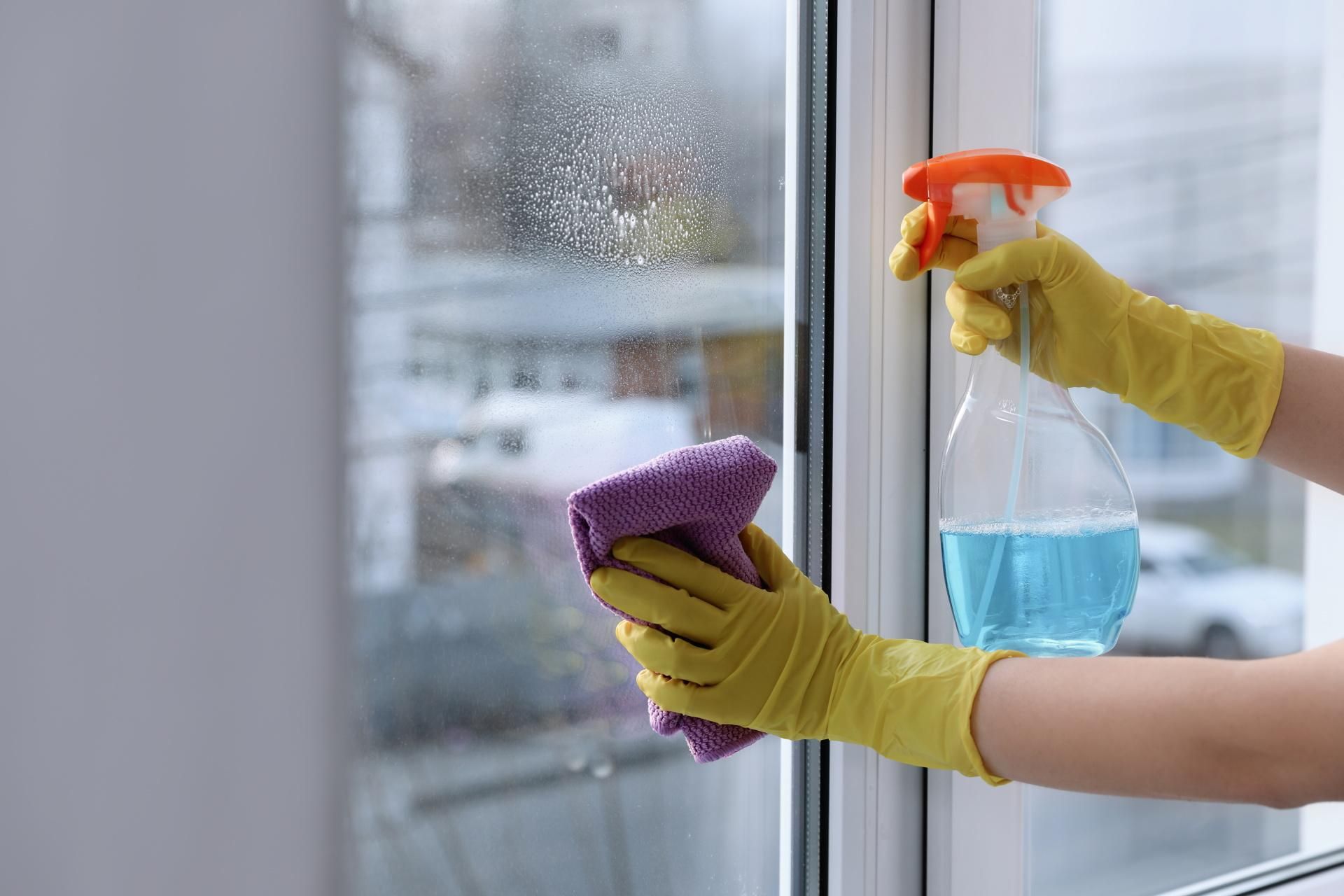 Home remedies I mix it with water, wipe the windows, and there is not a single streak on the windows. Windows stay clean and streak-free for longer. Washing windows with home remedies