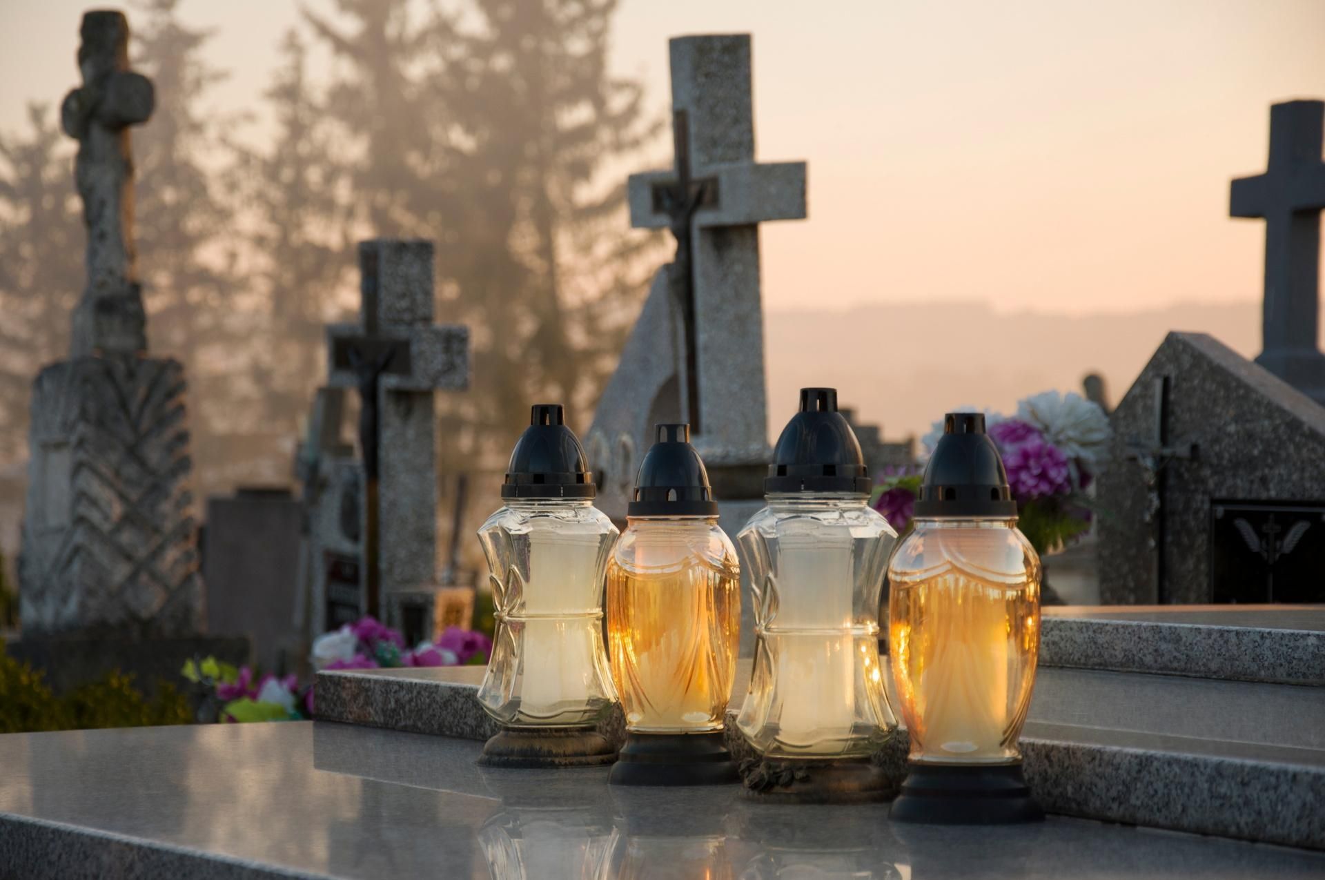 Attracting misfortune When you see this in the cemetery on November 1, beware. This is a harbinger of bad news from the family. Exaggerations on All Saints' Day