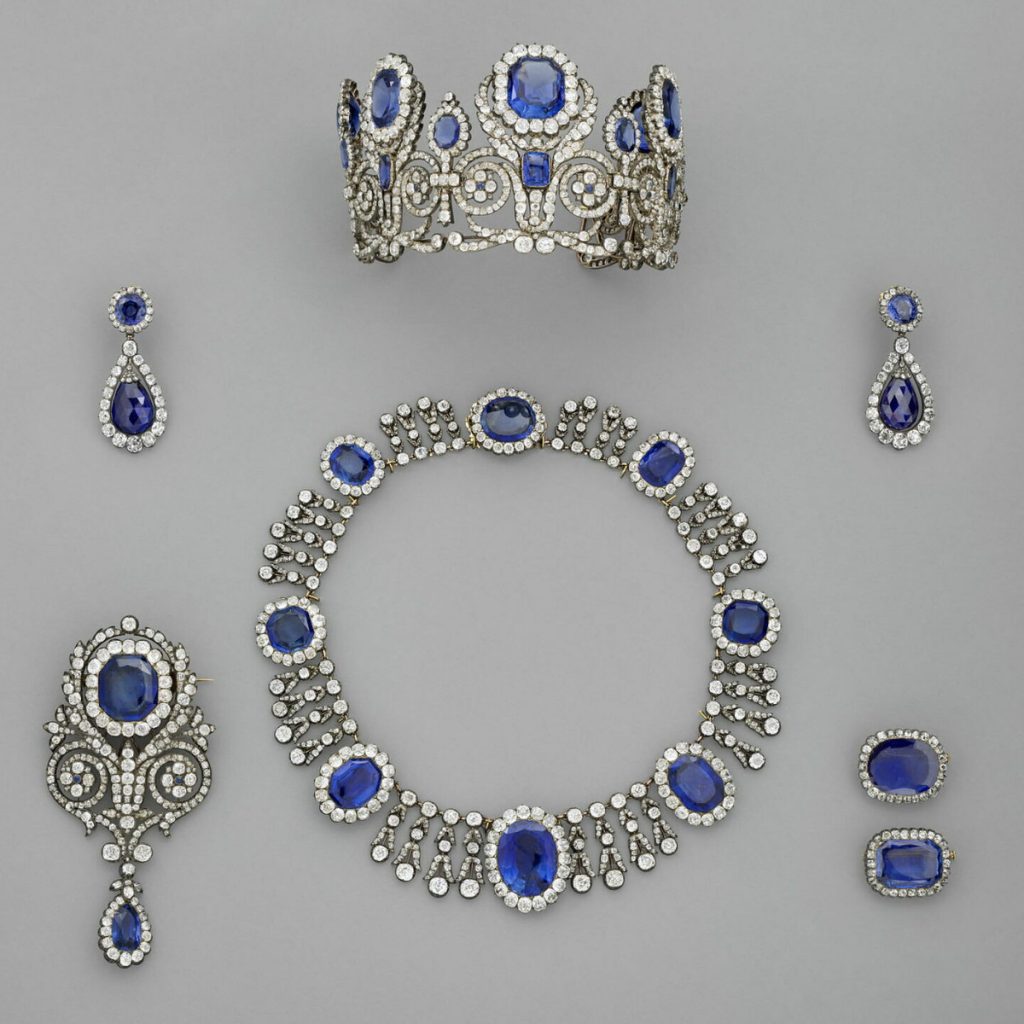Louvre: These are the eight precious objects stolen from the museum