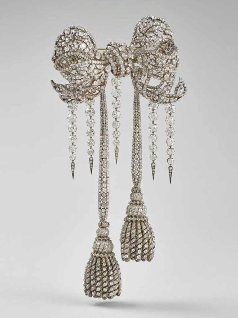 Louvre: These are the eight precious objects stolen from the museum