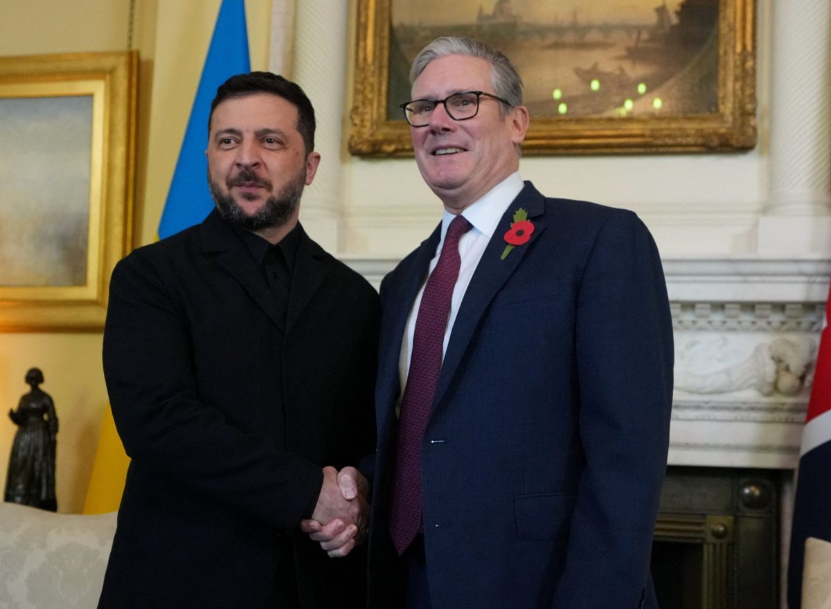 Ο Στάρμερ πιασμένος μεταξύ Φάρατζ και εσωκομματικής αμφισβήτησης