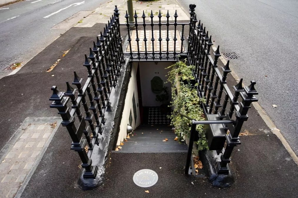 “Weirdest place I’ve ever stayed”: man stays in the “weirdest hotel” in this European country and talks about his experience