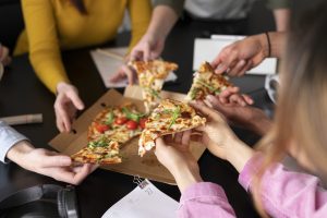 Pizzaria dismissed for eating competition pizza in front of customers: court had no doubt