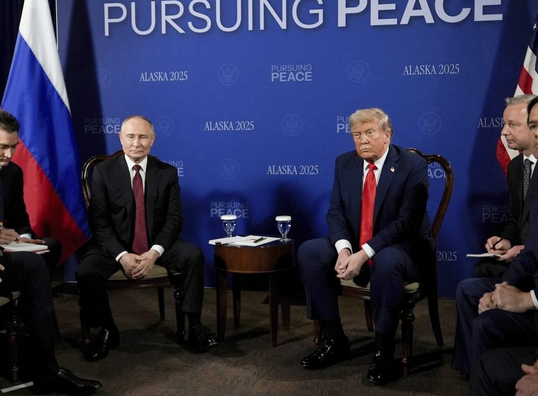 Συνάντηση Τραμπ – Πούτιν: Θετική η Κομισιόν