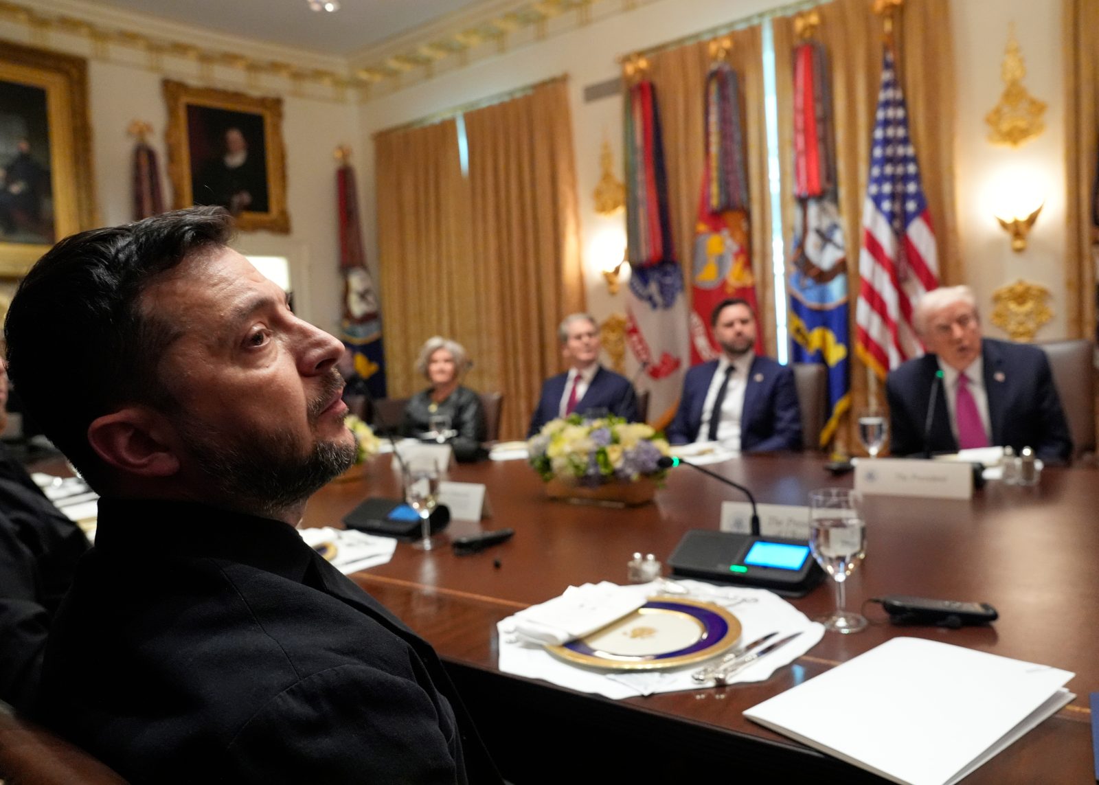 Τραμπ σε Ζελένσκι: «Όχι» στους Tomahawk – «Ώρα να σταματήσει ο πόλεμος εκεί που βρίσκεται»