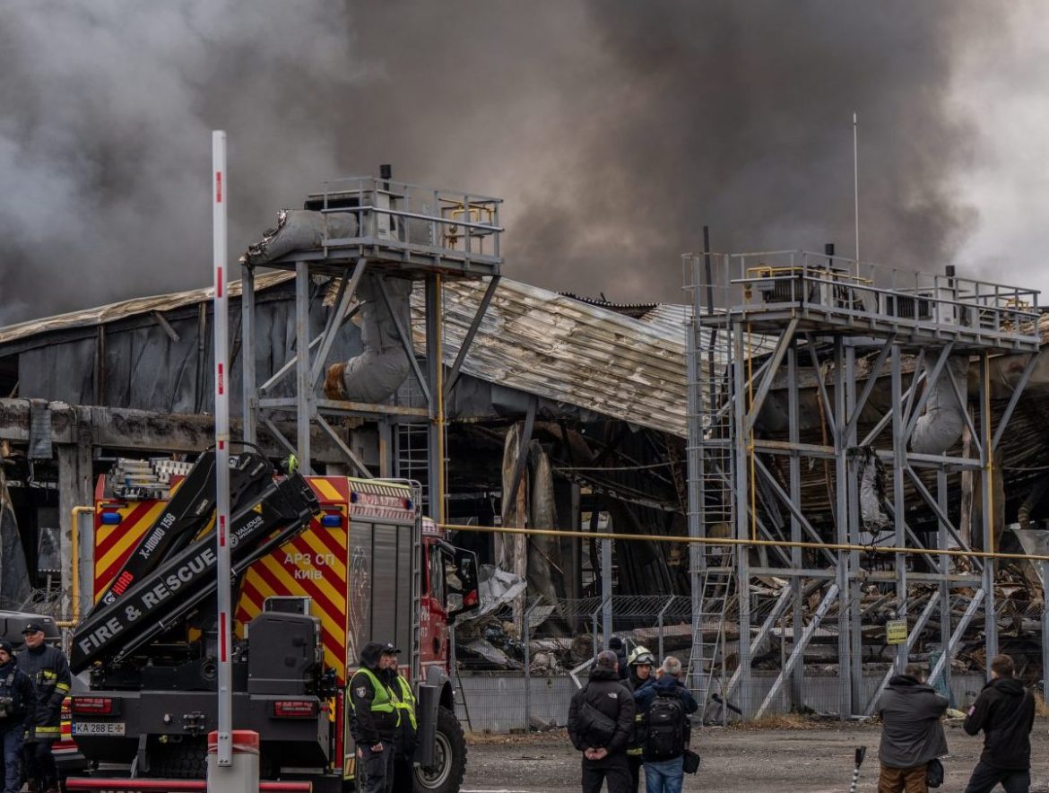 Kyiv: Two dead and thirteen wounded by a Russian airstrike Ο Μακρόν στέλνει πυραύλους Aster και μαχητικά Mirage στην Ουκρανία