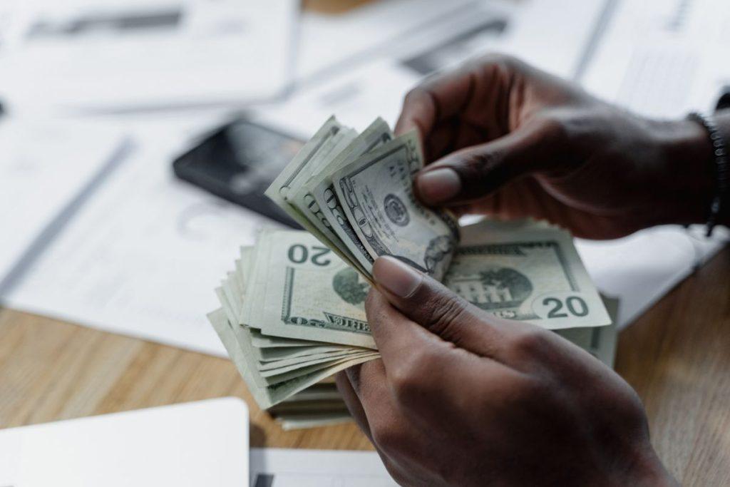 Cancer attracts money with intuition