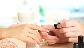 This manicure was fashionable 20 years ago. Today it is conquering showrooms again