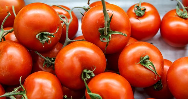 Never keep tomatoes here. You deprive them of flavor and vitamins