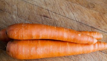 Carrot limp? You will quickly restore its firmness and taste