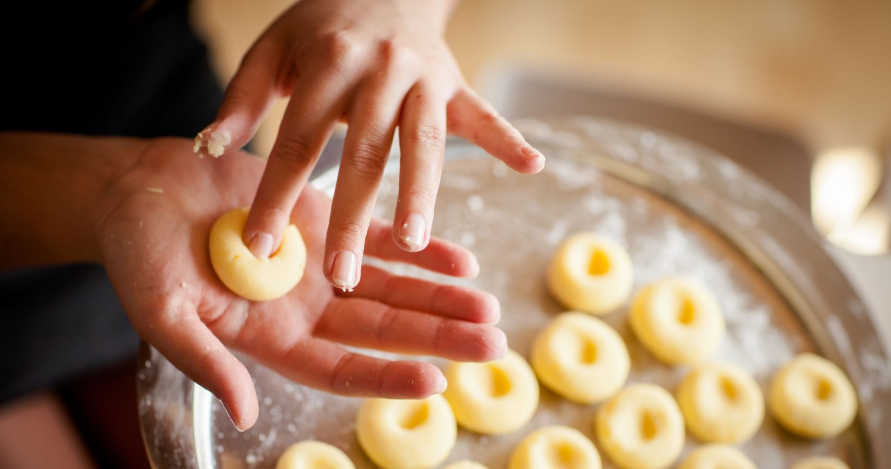 This is why Silesian dumplings have a hole in them. Its function will surprise you