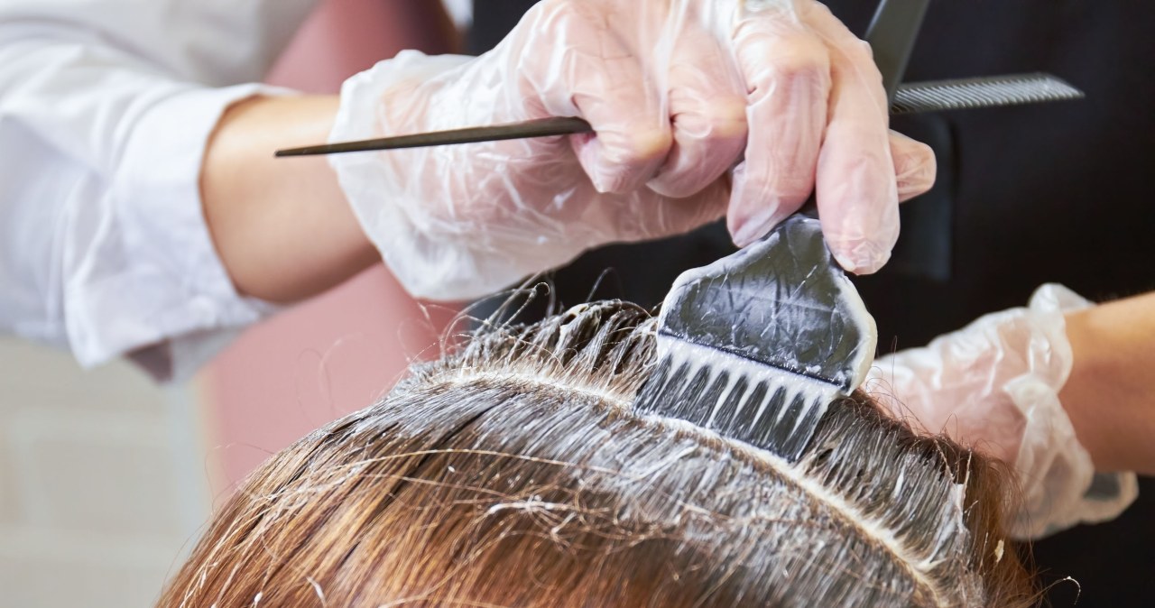 It is best to dye your hair once every three months. /123RF/PICSEL