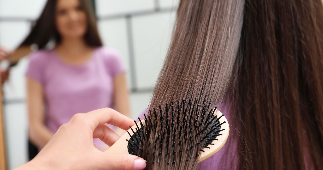 It is worth choosing brushes that do not damage the hair and instead smooth and strengthen it /123RF/PICSEL