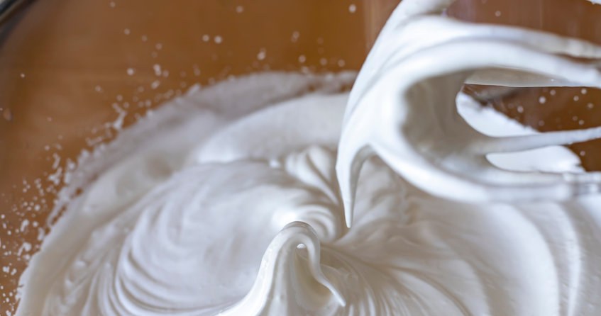 Whipping the egg whites will make the dough more airy /123RF/PICSEL