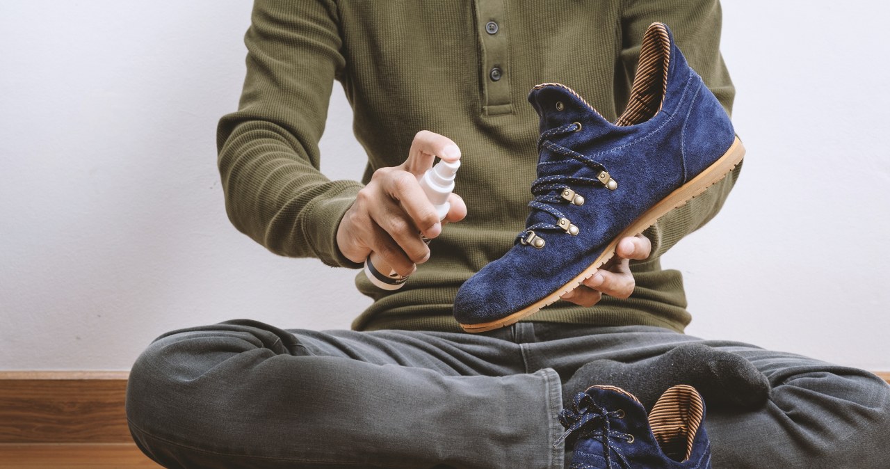 Regardless of how you waterproof your shoes, it is worth sticking to three universal rules. /123RF/PICSEL