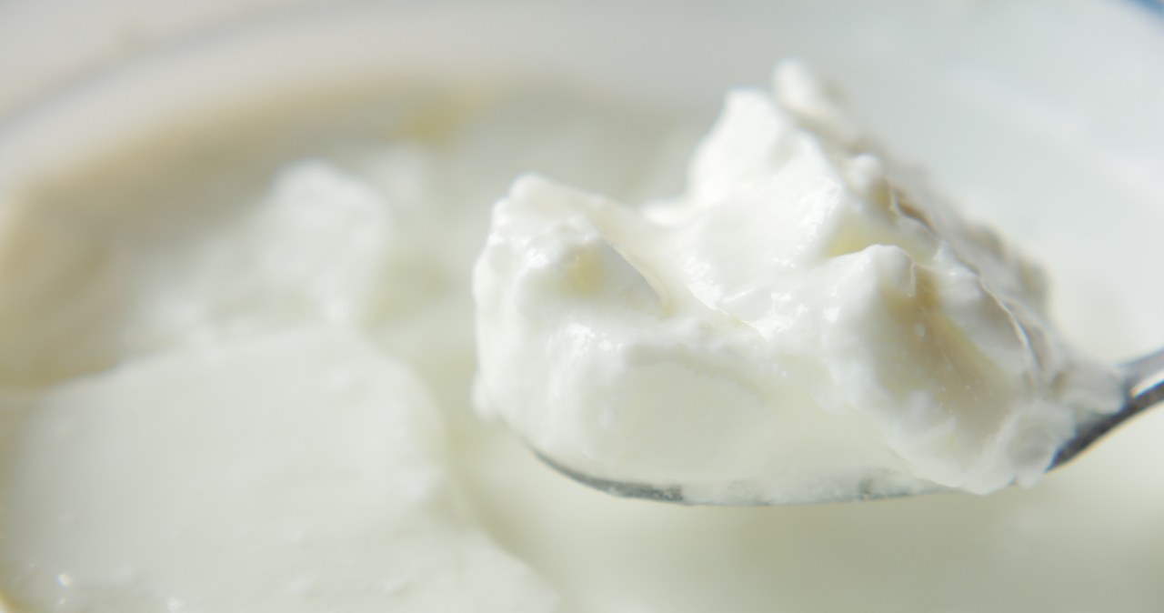 Unlike regular yogurts, skyr is made from skimmed milk and is strained for a long time. /towfiqu /123RF/PICSEL