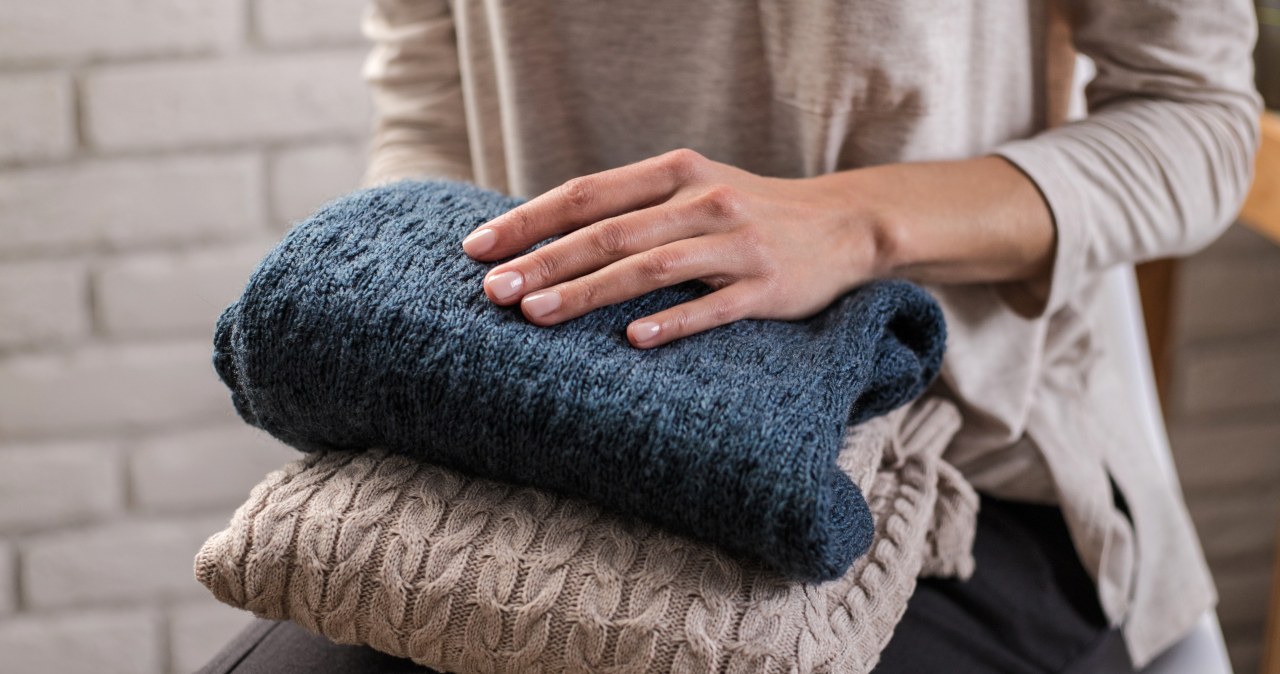 A sweater in this shade will enhance any styling. You will look like from a fashion catalogue