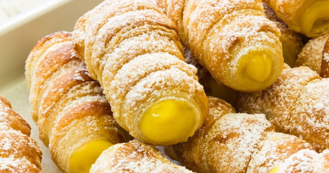 I have been making these cream tubes for St. Andrew's Day for 10 years. They disappear from the table in a minute