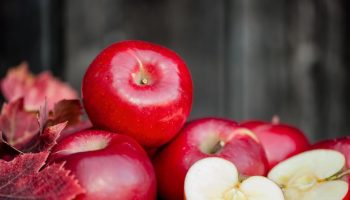 This is the worst time to eat apples. You will feel heavy
