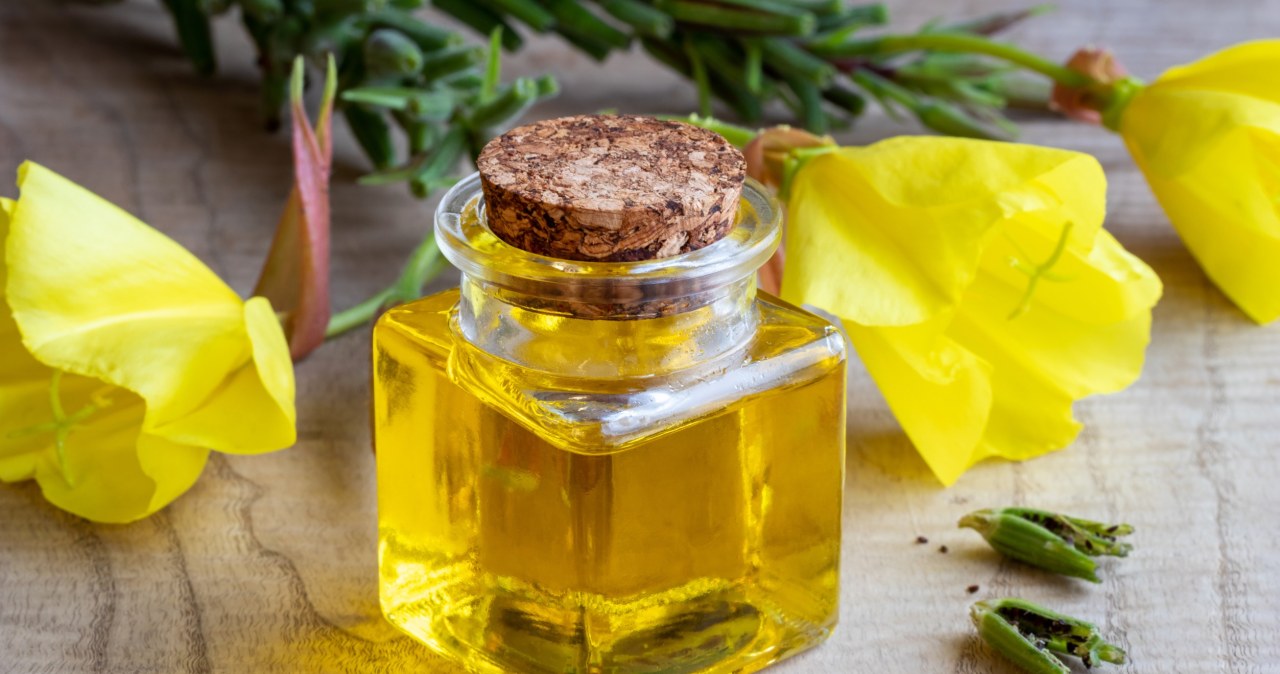 In autumn and winter I rub it on my face. Nourishes and protects against drying