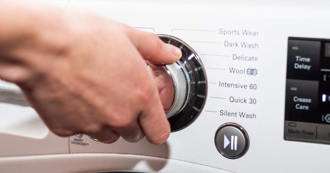 This is the worst thing you can do when doing laundry. You're just wasting your time and money