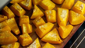 It supports the heart and intestines, and also facilitates weight loss. Eat while it's in season